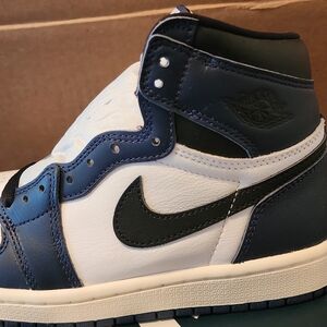 AIR JORDAN 1 RETRO HIGH OG NAVY MENS 5.5 WOMENS 7